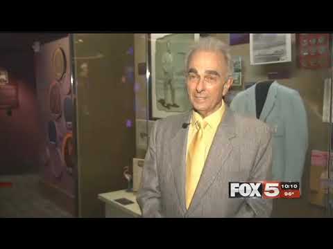 Childhood friend of famous mob family says he knows who killed Bugsy Siegel|FOX5 Vegas|KVVU