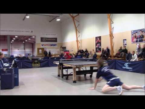 The swimming pool backhand shot. By Yannick "Torpido" VOSTES