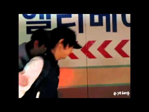 [HD] 101222 Yesung @ Parking lot after Spamalot