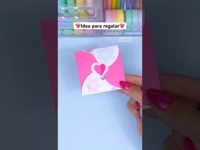 Vídeo relacionado con Regalos para Mujeres - Regalos para Adolescentes Neceser de Maquillaje Personalizado para Mujer Ideas para Cumpleaños, San Valentín, Día de la Madre, Esenciales de Viaje