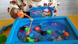 Download lagu Mainan Anak - Memancing Ikan Sambil Belajar Berhitung, Belajar Warna & Bentuk - Fishing for Kids mp3