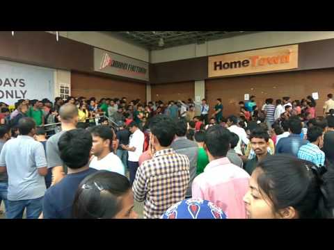 BRAND FACTORY FREE SHOPPING HANGAMA, MARATHAHALLI,BANGALORE - STORE CLOSED DUE TO HUGE CROWD