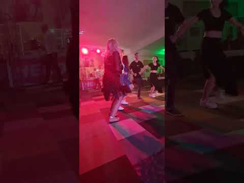 Igra plava,igra gara,sijelo~kolo