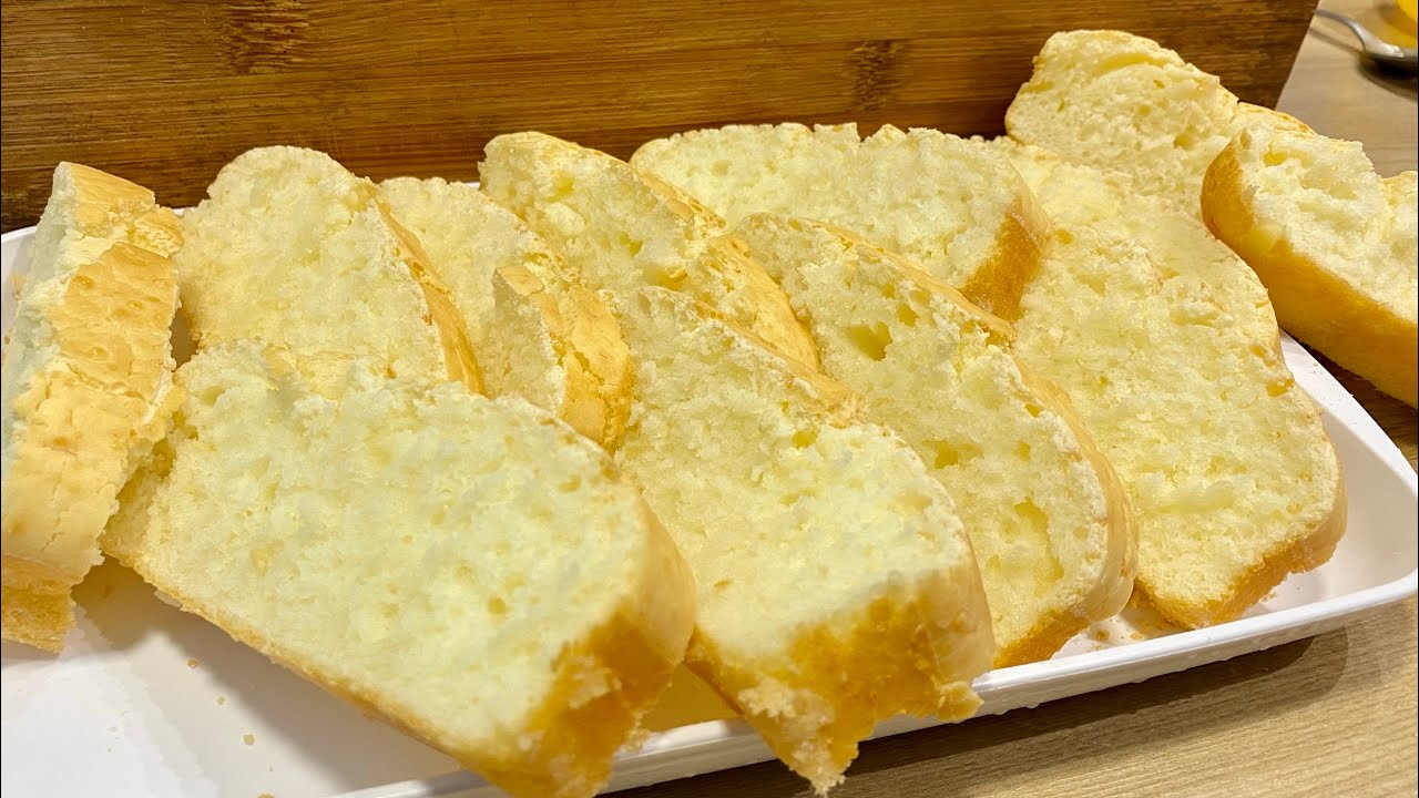 MISTUREI TAPIOCA, UM POUCO DE MAISENA E 2 OVOS! ASSIM QUE FIZ MEU PÃOZINHO PARA O CAFÉ - SEM TRIGO