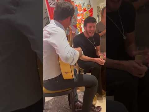 #Sebastián yatra "cantando niña de mis sueños😊