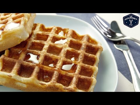 🔵 Classic Waffles Recipe
