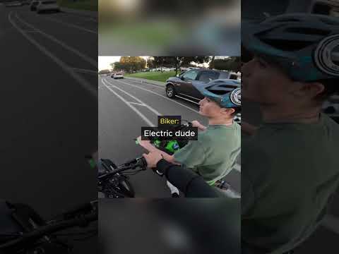 Biker Saves Friend Out Of Fuel 😳