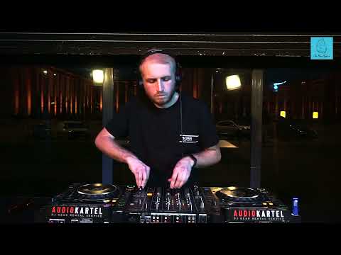 The Blue Oyster: Karl Wize / 13.04 / 19 - 20