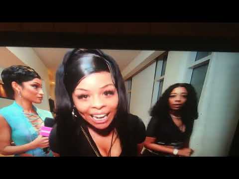 Dat girl Tesehki Eatz her hands Different!