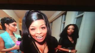 Dat girl Tesehki Eatz her hands Different!