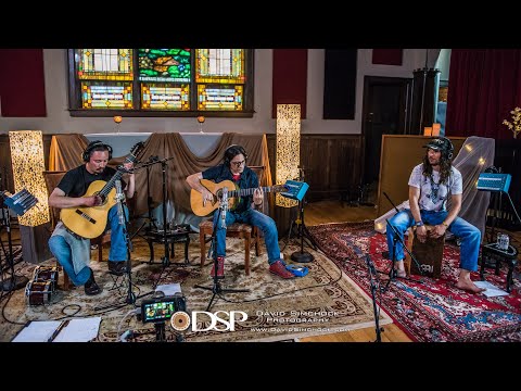 Echo Sessions 56 -  Dos Calles - La Llave