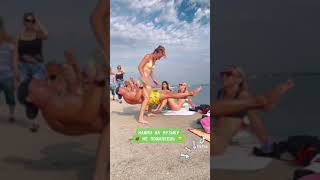 見えてます、、よね？?❤️ #shorts  #beach #筋トレ