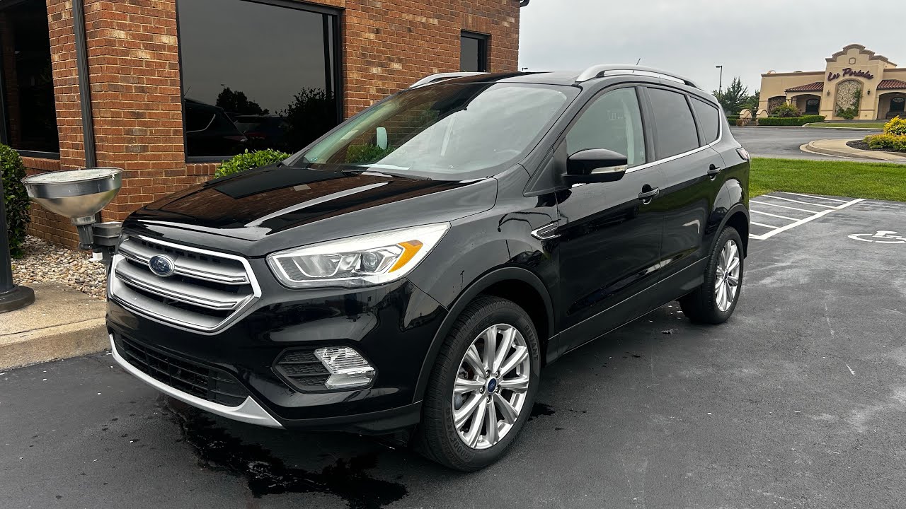 D51621 - 2017 Escape Titanium