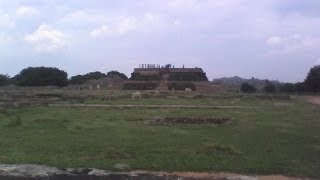 preview picture of video 'Hampi : The glory of lost empire : Hazariram Temple and Palace area हजारीराम मंदिर, राजगृह'