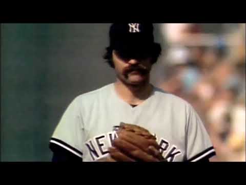 Reggie Smith (Dodgers) Hits a 2 run homerun off Dick Tidrow (Yankees) (1977 World Series Game 5)