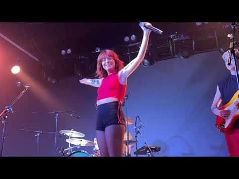 GINEBRAS - La Típica Canción (Live Sevilla 2025)