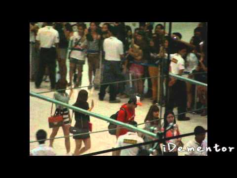 121003 A-pink @ Airport (Mnet M! Countdown Smile-Thailand)