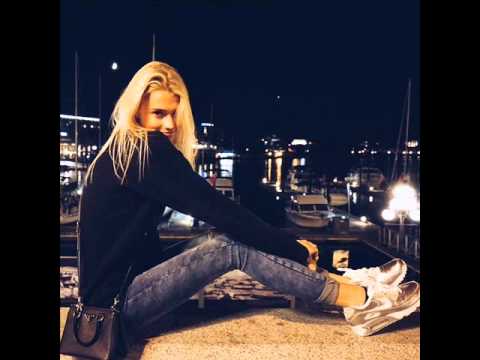 Jelleestone VS  Nelly Furtado