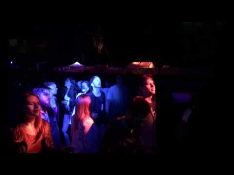 AlleTanzen im Freibad  / Intothewoods - Reddöb