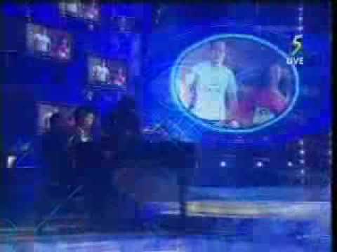 Singapore Idol 1 (2004) - Finale, Dick Lee sings 'Idol Paradise'