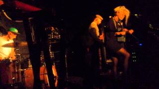 Wallis Bird - INTRO & Girls (part 1 - live)