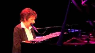 SYLVAIN KUSTYAN - MARIE PAULE BELLE - BARBARA - ATTENDEZ QUE MA JOIE REVIENNE.wmv