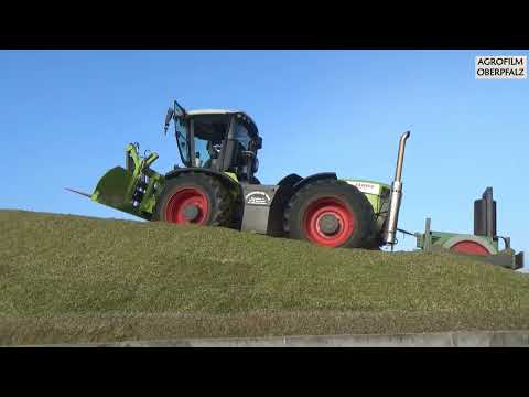 Claas Xerion 3800 auf dem Maisberg - Maisschieben - Siloarbeit - Maisernte 2022