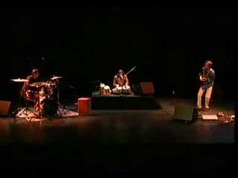 Amrat Hussain Trio - Ao Gi