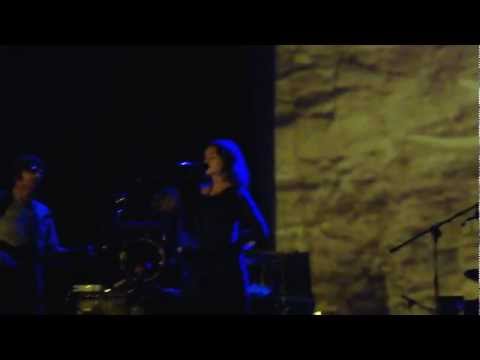 Mazzy Star - Look on Down from the Bridge // Off Festival 2012
