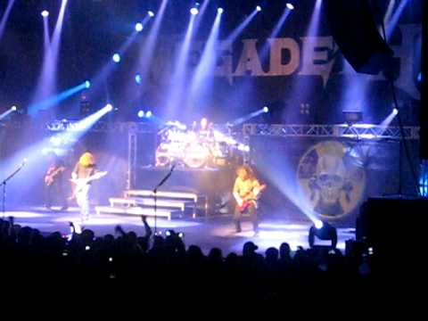Megadeth - SWEATING BULLETS - Madison Square Garden Theater