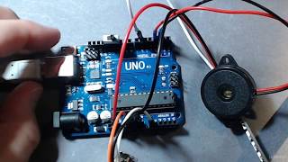Piezo play a melody with Arduino