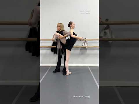 When you walk into a ballet class and this is what you see 🤣 #ballet #ballerina #balletclass