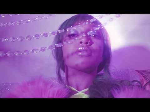 Neila- “Can’t Stand Your Friends” [Official Video]