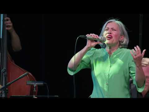 Aarhus Jazz Orchestra & Veronica Mortensen - Chuck E's In Love (live)