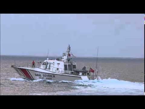 Turkish coastguard opens fire on refugee ship