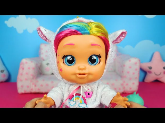 Vídeo relacionado con Bebes Llorones Dreamy Muñeca Interactiva Ayuda a Dreamy A Dar Sus Primeros Pasos, Hace 10+ Sonidos y Reacciones. Llora Lágrimas Led Niñas/os a Partir de 3 años