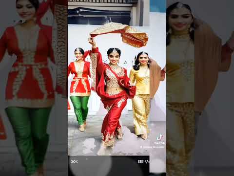 Rihanna with Indian outfit #funny