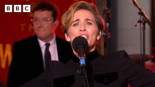 Vicky McClure performs with Reverend and The Makers | The One Show - BBC