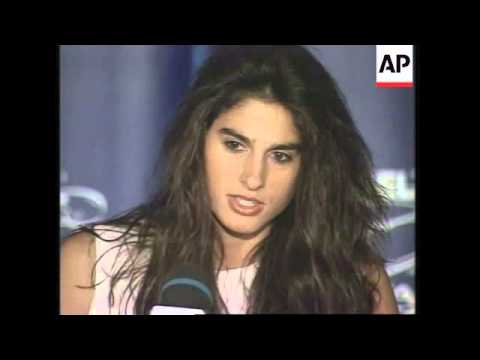 USA: NEW YORK: GABRIELA SABATINI ANNOUNCES RETIREMENT