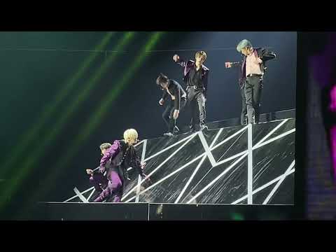 221013 NCT 127 NEWARK CONCERT - LOVE ON THE FLOOR