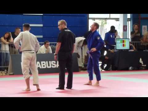 Tommy Yip vs Oliver Lee - FINALS - IBJJF British National 2017 - Purple Adult - Light Feather