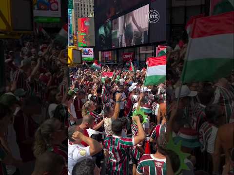 "A TIMES SQUARE É FLUMINENSE! #fluminense #fluzão #nense #tricolorcarioca #torcidadofluminense" Barra: O Bravo Ano de 52 &bull; Club: Fluminense