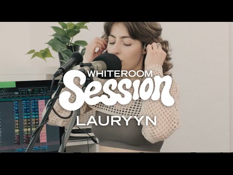 White Room Milano and Lauryyn __