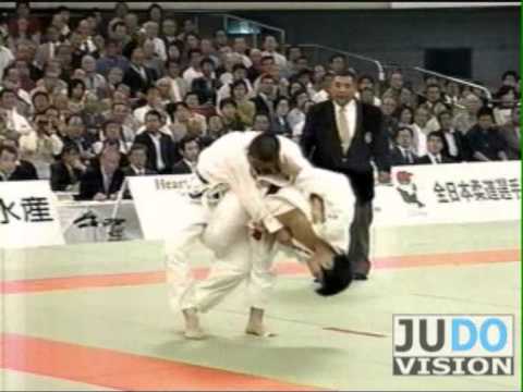 JUDO 2001 All Japan: Kosei Inoue 井上 康生 (JPN) – Keiji Suzuki 鈴木桂治 (JPN)