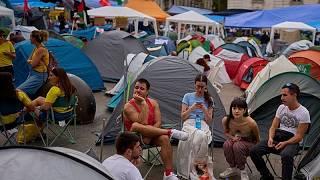 Los activistas por la vivienda de Madrid ocupan una sede del Gobierno en protesta por los desahucios