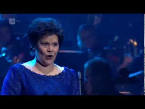 Soile Isokoski - Suojelusenkeli & Lapinäidin kehtolaulu @ Itsenäisyyspäivä 2013