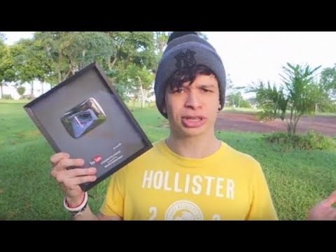 Aruan Felix Quebrando A Placa Do YouTube, Mas Toda Vez Que Ele Fala Botão O Vídeo Fica Mais Rápido