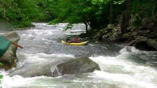 preview picture of video 'Ducky Carnage on the Nantahala Falls!'