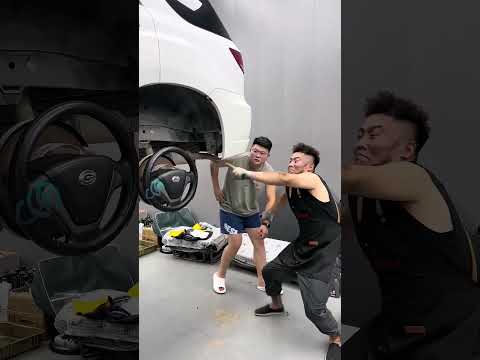 لو صاحبك صار ميكانيكي سيارات!! #shorts