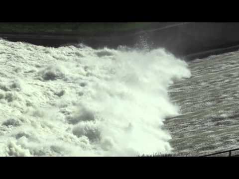 Missouri River Flood Down From Pierre, SD 6/5/11 at Big Bend Dam New Video "Part 2"